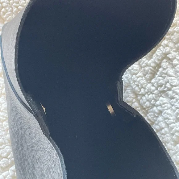 Portland Leather Black Pebbled Naomi Large Bag - Picture 7 of 12